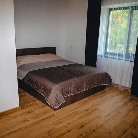 Four Rooms Apartments Черкаси Екстериор снимка