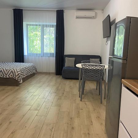 Four Rooms Apartments Черкаси Екстериор снимка