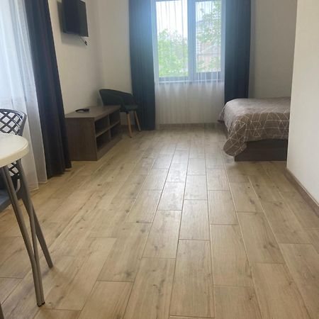 Four Rooms Apartments Черкаси Екстериор снимка